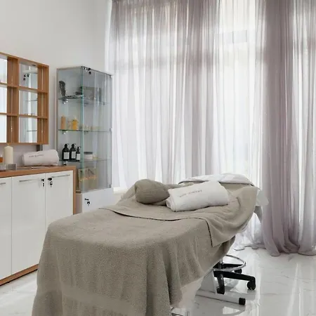 The Gallery - La Mer 1